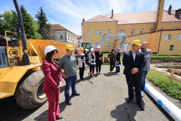 Napreduju radovi na rekonstrukciji i dogradnji Osnovne škole Ivana Gorana Kovačića u Đakovu
