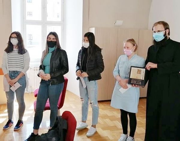 Vjeroučenici Isusovačke klasične gimnazije iz Osijeka &ndash; pobjednici Državnog natjecanja iz vjeronauka