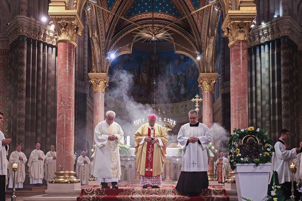 Županica OBŽ Nata&scaron;a Trami&scaron;ak na misnom slavlju srebrnoga biskupskog jubileja mons. Đure Hranića