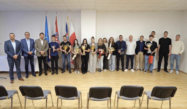 [VIDEO] Proglašeni najbolji sportaši, kolektivi i treneri Grada Đakova za 2025. godinu