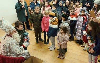 [VIDEO] Sveti Nikola darivao đakovačku djecu