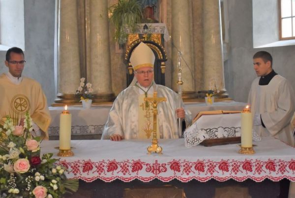 Zavjetno hodoča&scaron;će đakovačkih bogoslova u Dragotin