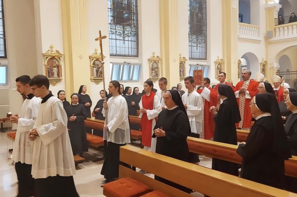 Milosrdne sestre sv. Križa proslavile svoju naslovnu svetkovinu Uzvi&scaron;enja svetoga Križa