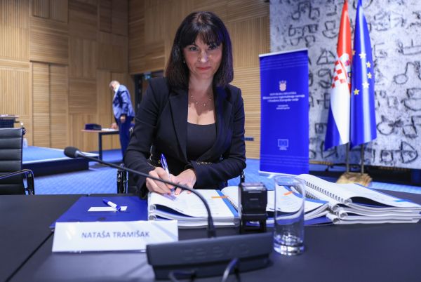 Osječko-baranjskoj županiji 4,4 milijuna eura za unapređenje primarne zdravstvene za&scaron;tite