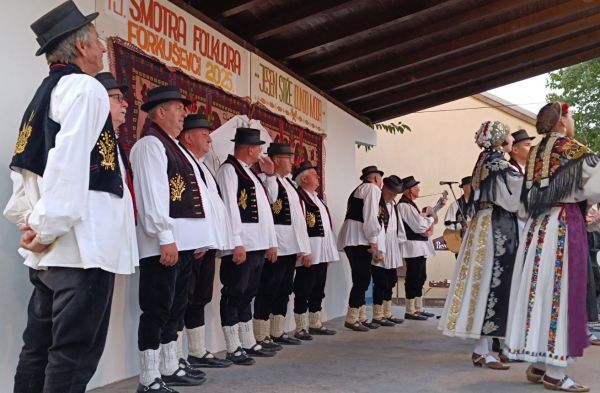 Forkuševci ponovno u znaku tradicije: 16. smotra folklora „Jesen stiže, dunjo moja“